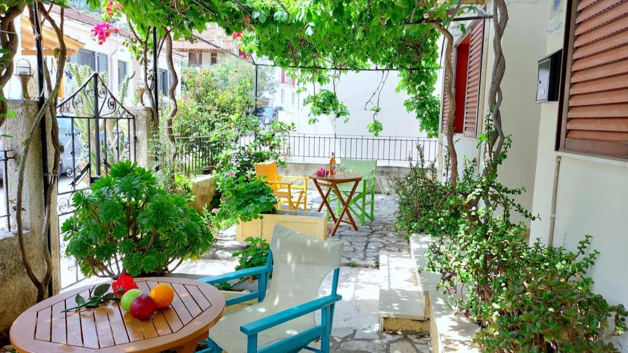 Lourantos Studios & Apartments Vathy  Exterior foto