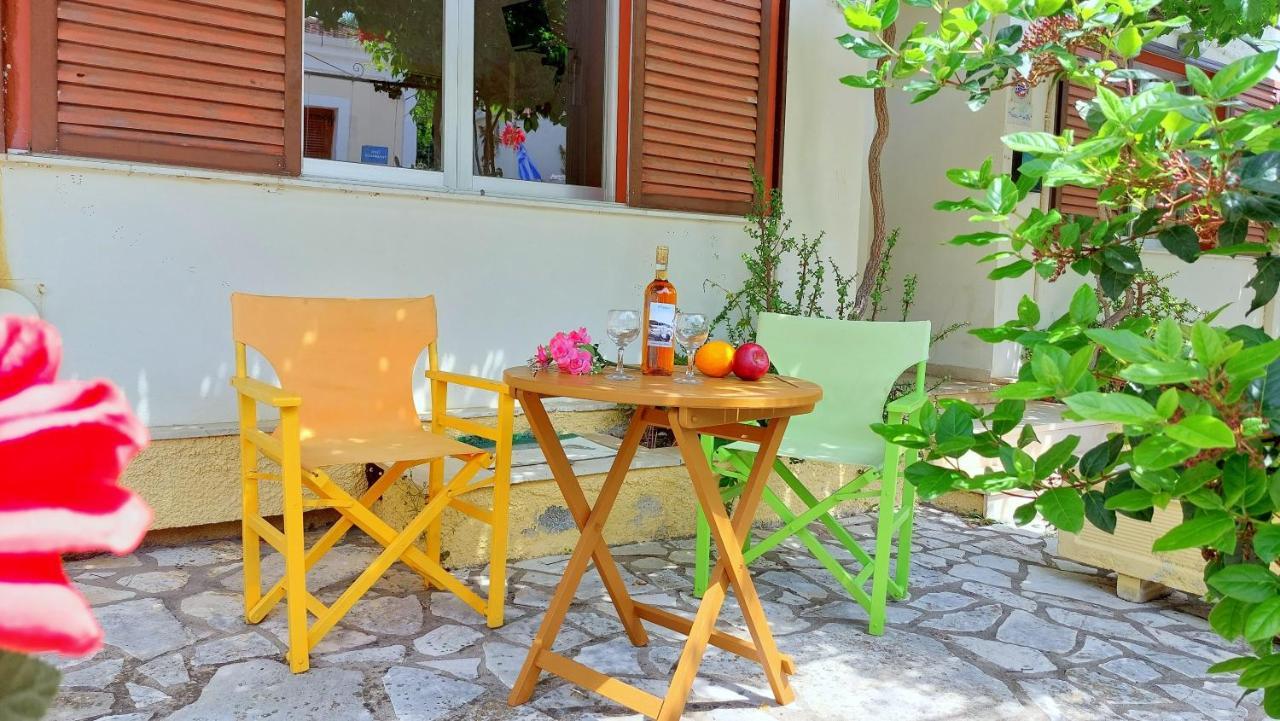 Lourantos Studios & Apartments Vathy  Exterior foto